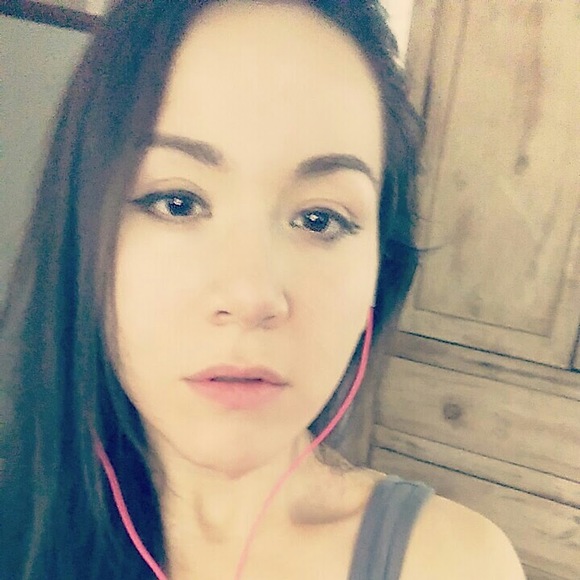 Meet your Posher, Alexandra - Picture 1 of 1